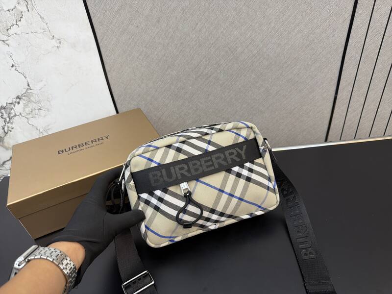 Burberry 25x18x10cm shoulder bag — 1:1 Replica