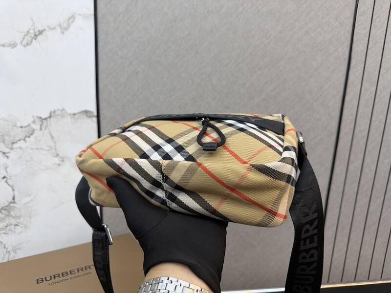 Burberry 25x18x10cm shoulder bag — 1:1 Replica