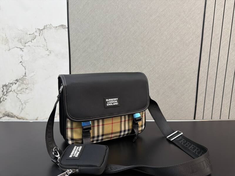 Burberry Black shoulder bag — 1:1 Replica