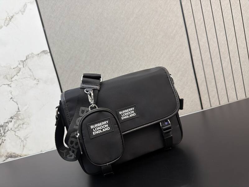 Burberry Black shoulder bag — 1:1 Replica