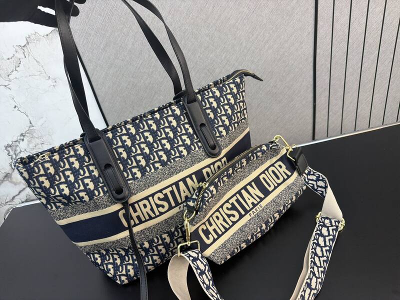 Dior Book Tote Oblique Navy — Top Quality Replica