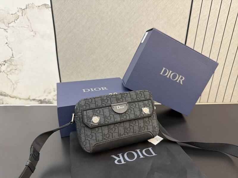 Dior Saddle Black Oblique crossbody — Premium Replica