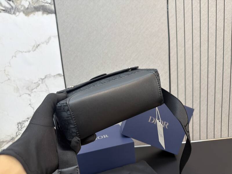 Dior Saddle Black Oblique crossbody — Premium Replica