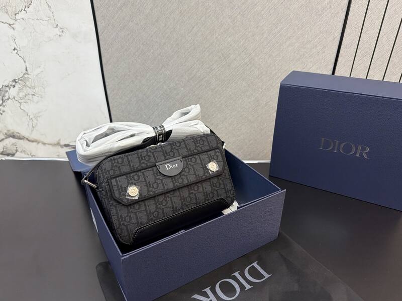 Dior Saddle Black Oblique crossbody — Premium Replica