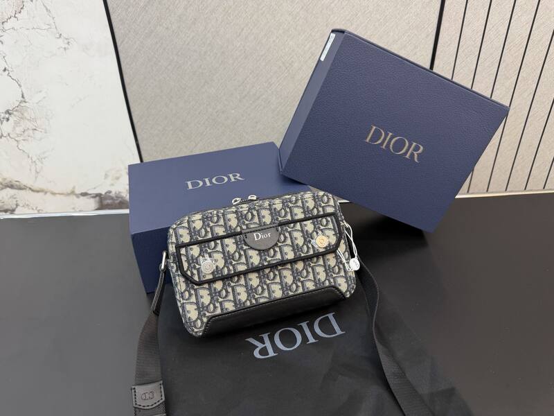 Dior Saddle Black Oblique crossbody — Premium Replica
