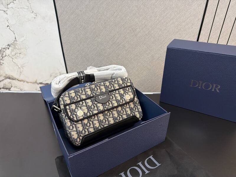 Dior Saddle Black Oblique crossbody — Premium Replica