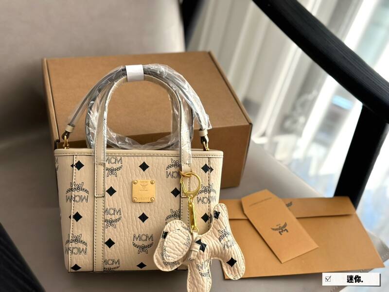 MCM Toni Visetos shoulder bag — Premium Replica