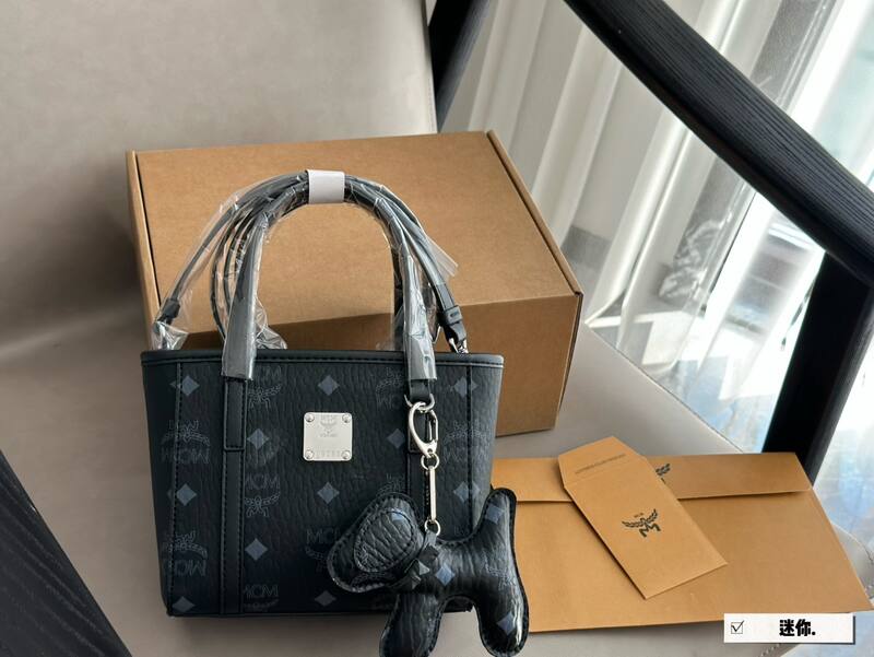 MCM Toni Visetos shoulder bag — Premium Replica
