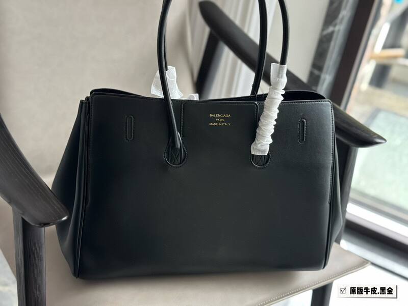 Balenciaga Black 40x30x16cm shoulder bag — Premium Replica