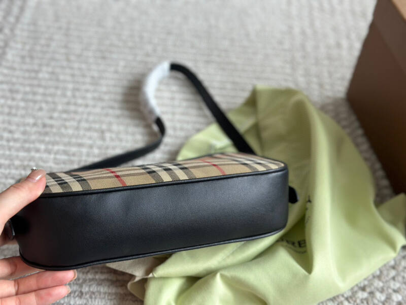 Burberry Black 25x18x10cm shoulder bag — AAA Quality Replica