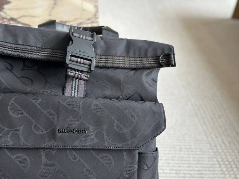Burberry Monogram shoulder bag — Premium Replica