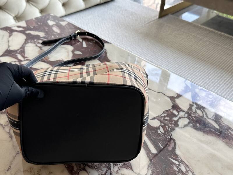 Burberry Black shoulder bag — Top Quality Replica