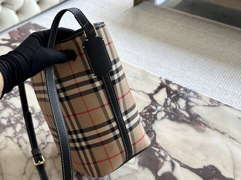 Burberry Black shoulder bag Top Quality Replica