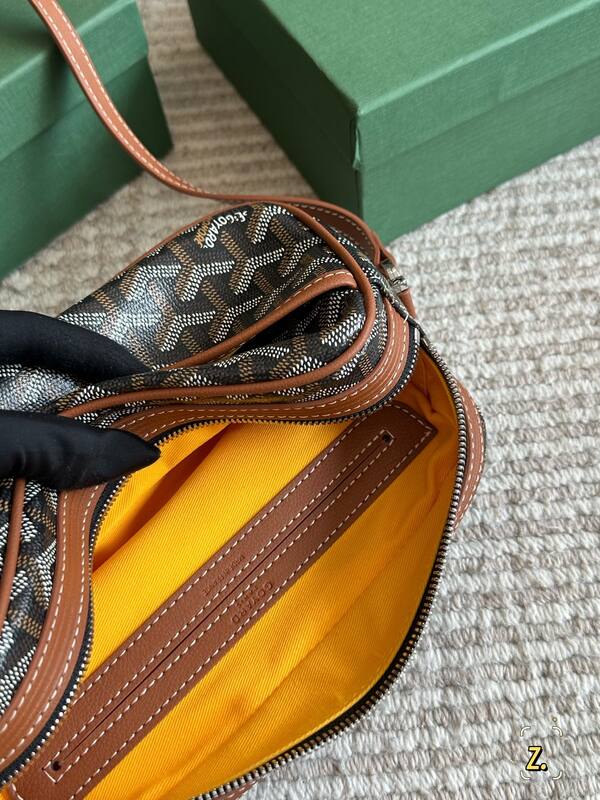 Goyard Brown shoulder bag — Premium Replica