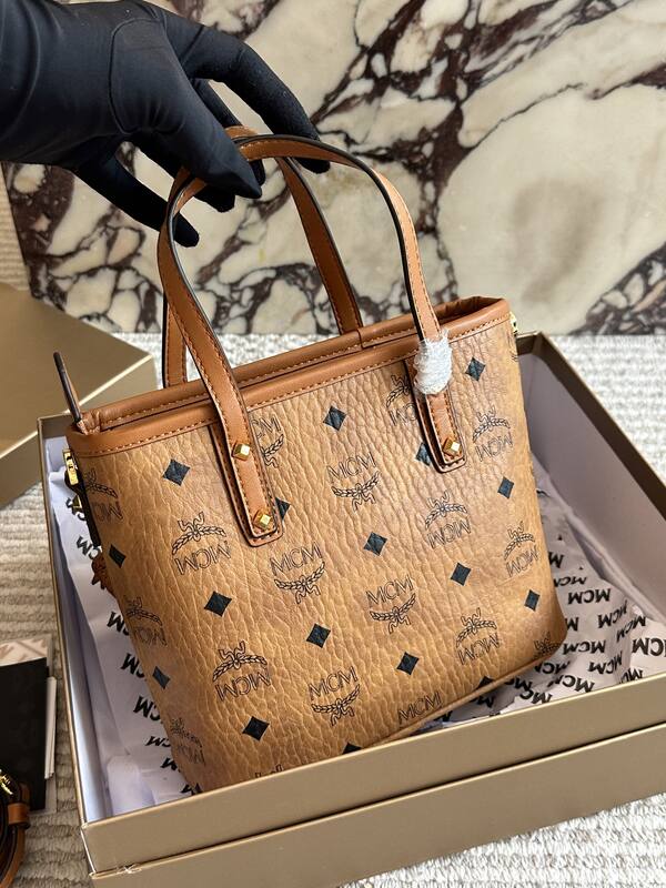 MCM Toni Visetos shoulder bag — Top Quality Replica