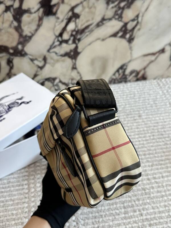 Burberry Vintage Check/Beige Check with Black Trim 21x10x15cm crossbody — 1:1 Replica