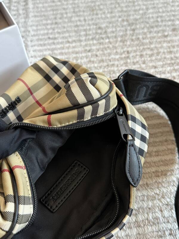 Burberry Vintage Check/Beige Check with Black Trim 21x10x15cm crossbody — 1:1 Replica