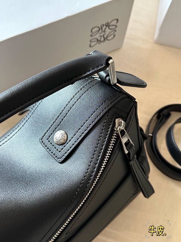 Loewe Black 25x18x10cm shoulder bag — 1:1 Replica