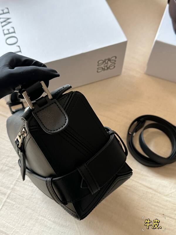 Loewe Black 25x18x10cm shoulder bag — 1:1 Replica