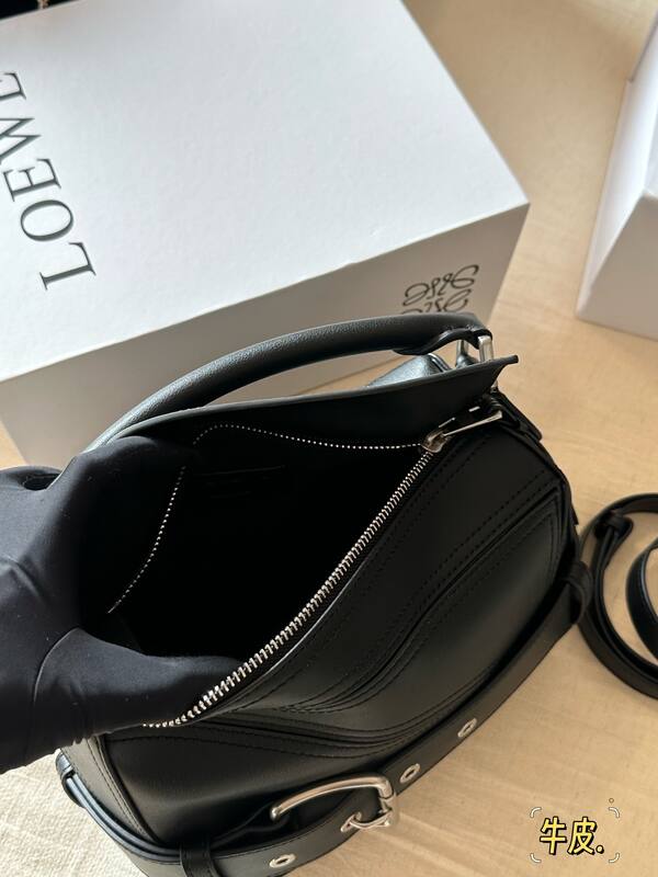 Loewe Black 25x18x10cm shoulder bag — 1:1 Replica