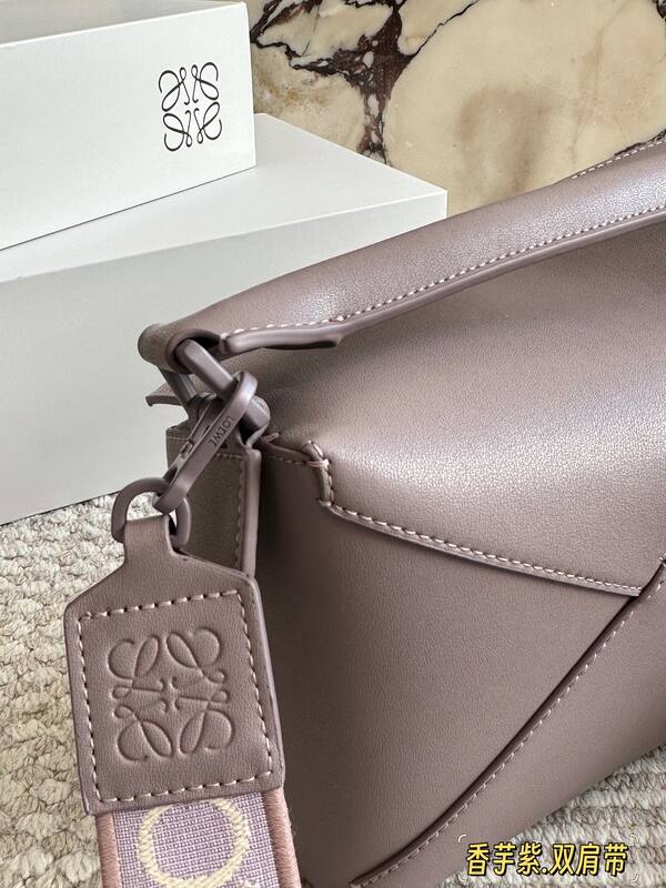Loewe Calfskin shoulder bag — Top Quality Replica