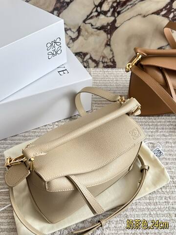 Loewe Puzzle Beige grained leather 24cm crossbody 1 1 Replica