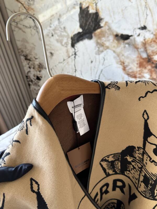 Burberry Black shoulder bag — 1:1 Replica
