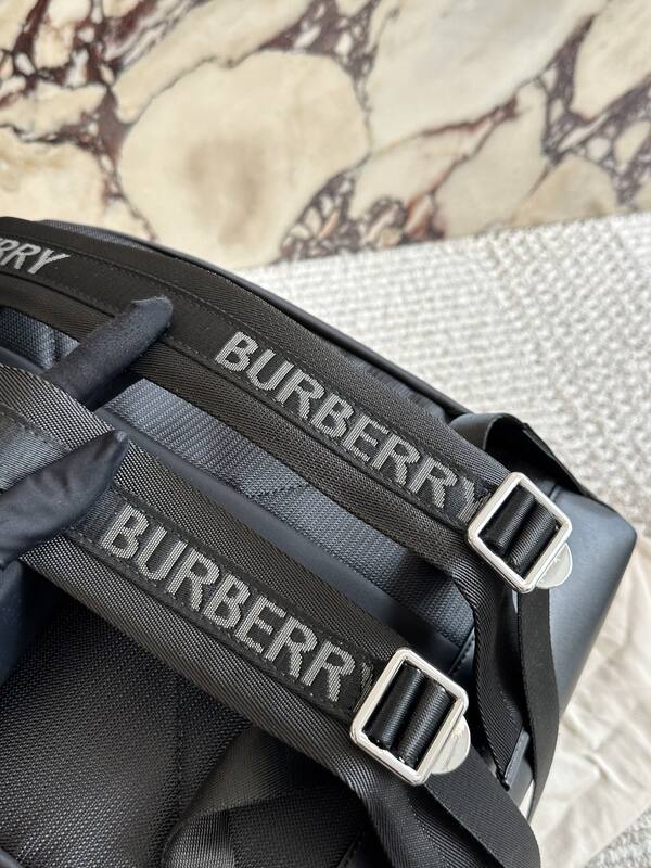 Burberry Black shoulder bag — AAA Quality Replica
