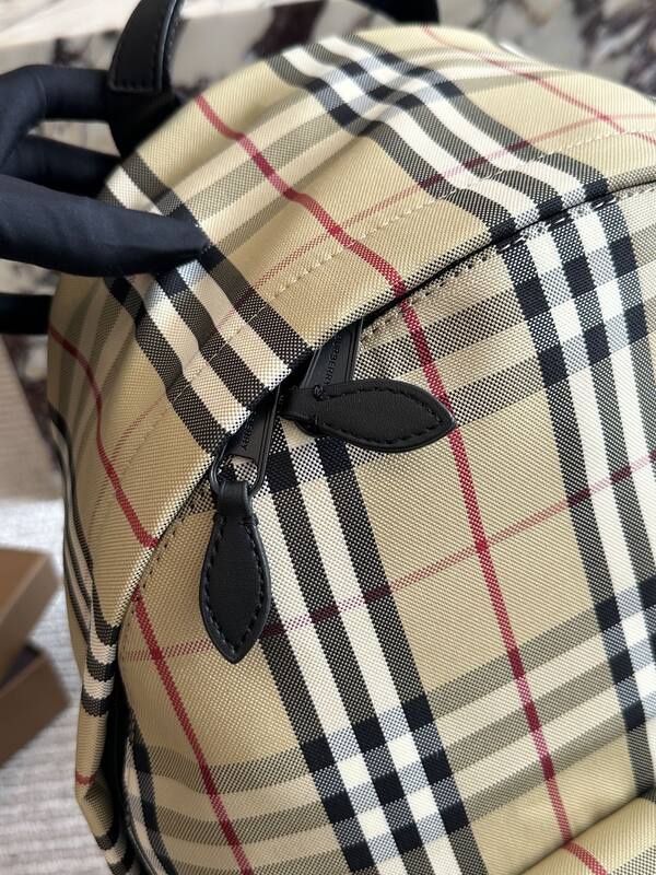 Burberry Beige shoulder bag — Top Quality Replica