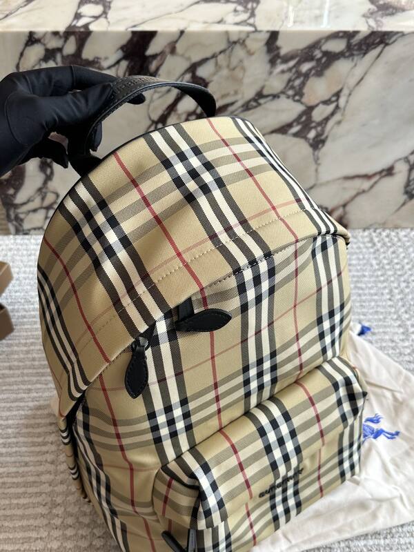 Burberry Beige shoulder bag — Top Quality Replica