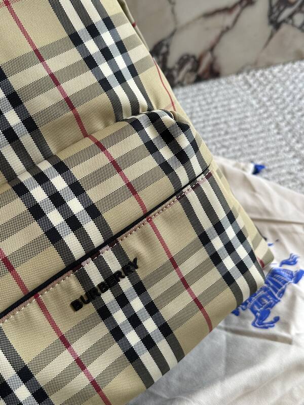 Burberry Beige shoulder bag — Top Quality Replica