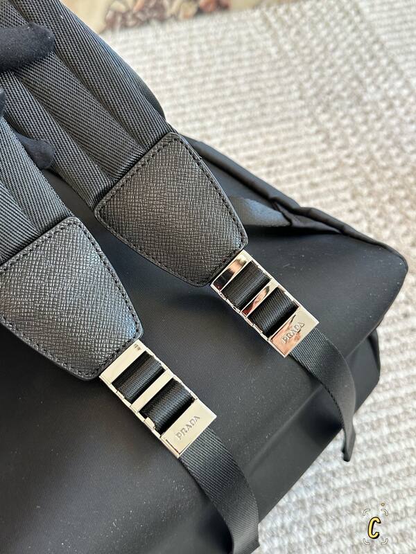 Prada Black shoulder bag — Premium Replica