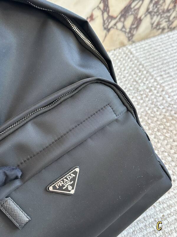 Prada Black shoulder bag — Premium Replica