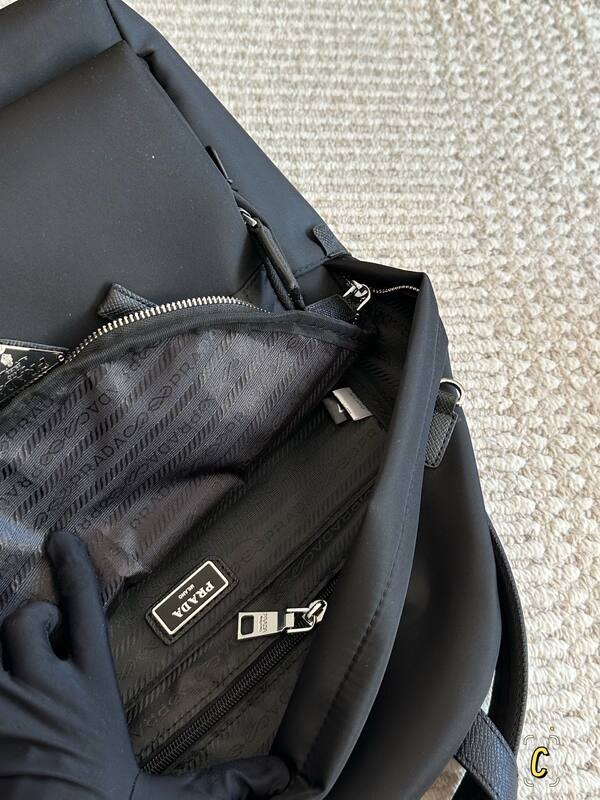 Prada Black shoulder bag — Premium Replica