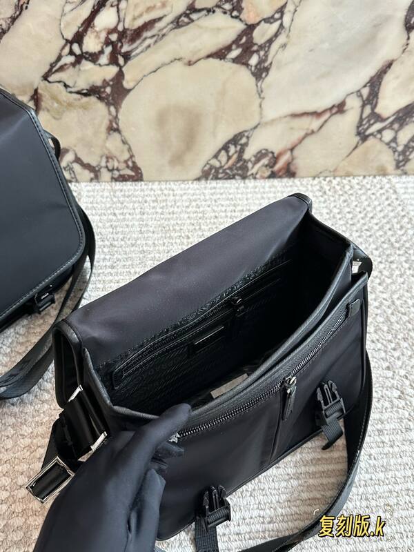 Prada Black shoulder bag — 1:1 Replica