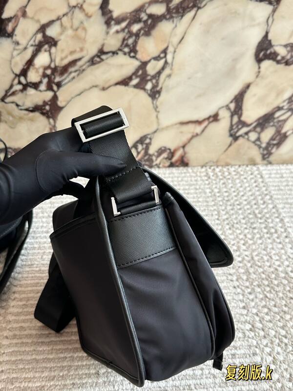 Prada Black shoulder bag — 1:1 Replica