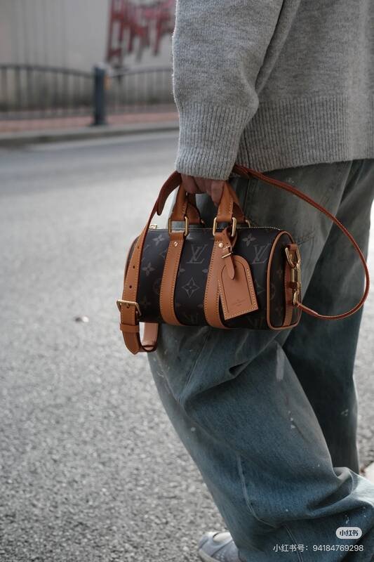Louis Vuitton Papillon Monogram shoulder — 1:1 Replica