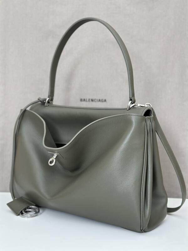 Balenciaga Green 30x22x12cm shoulder bag — Premium Replica