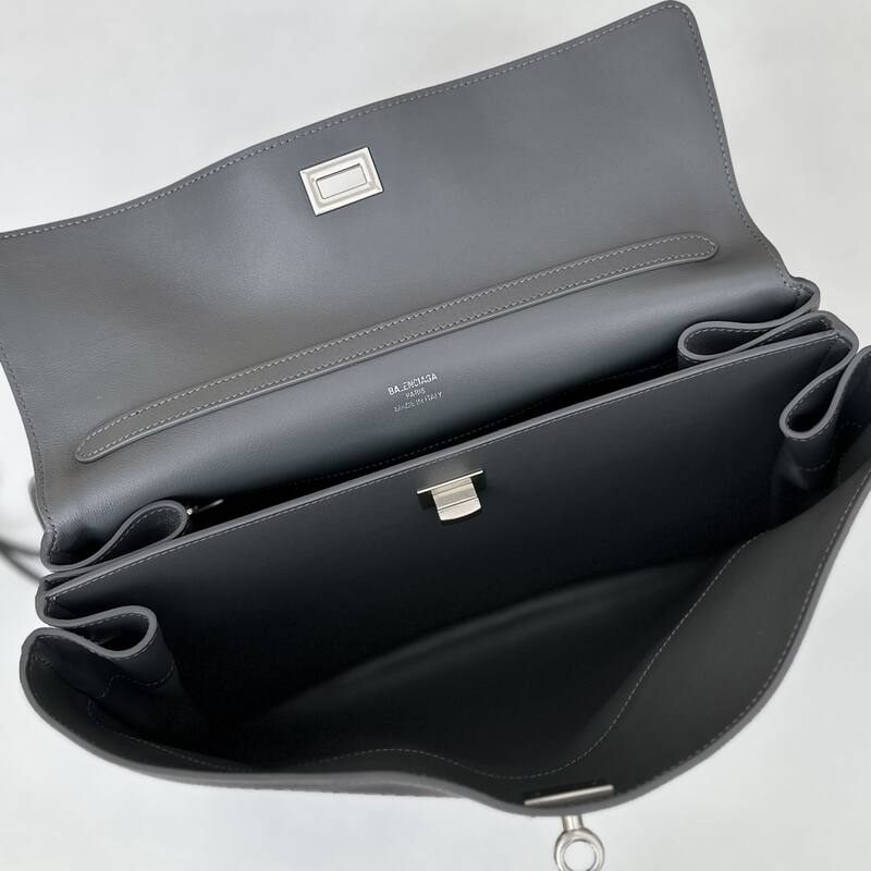 Balenciaga Grey 30x22x12cm shoulder bag — AAA Quality Replica