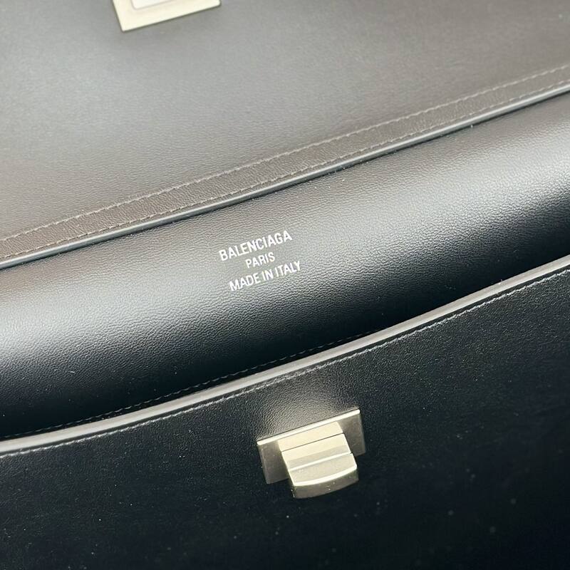 Balenciaga Black 30x22x12cm shoulder bag — Premium Replica