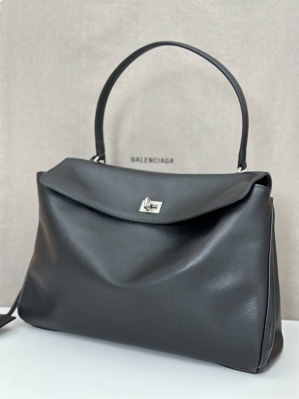 Balenciaga Black 30x22x12cm shoulder bag — Premium Replica