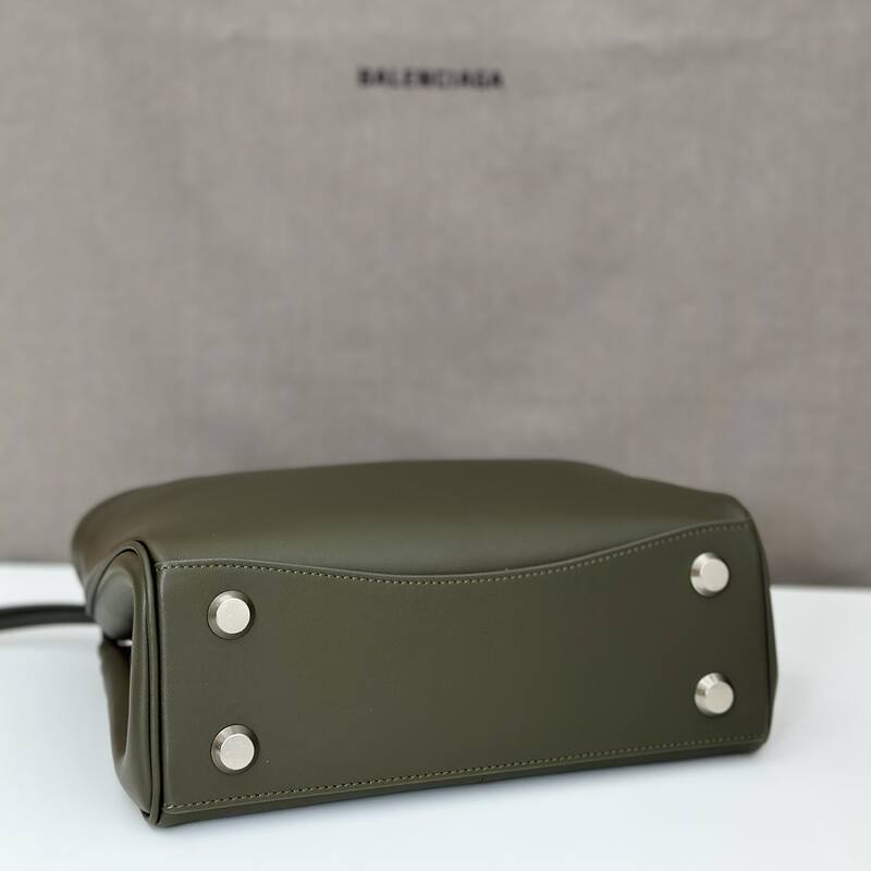 Balenciaga Green 25x18x10cm shoulder bag — Premium Replica