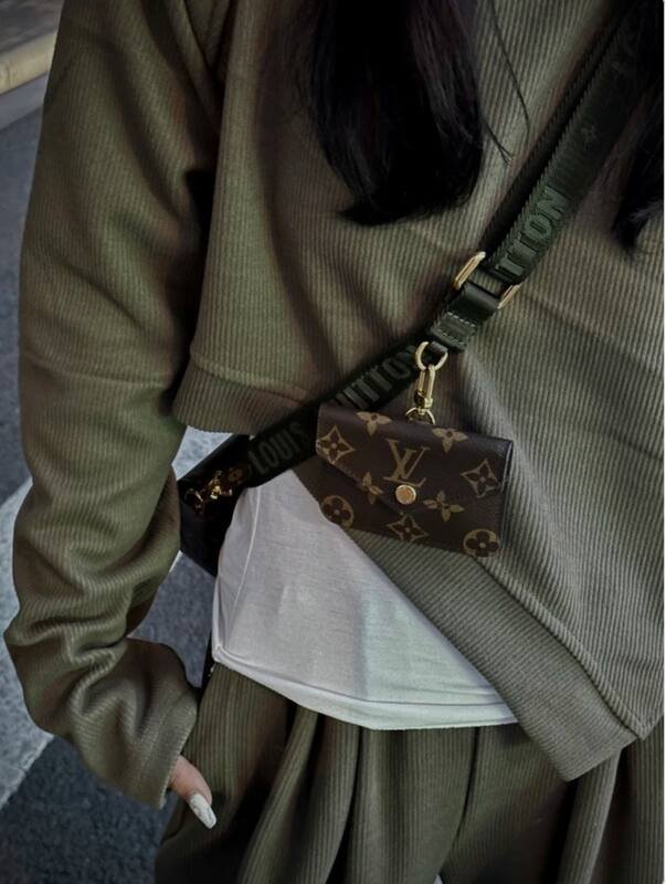Louis Vuitton Monogram crossbody — Premium Replica