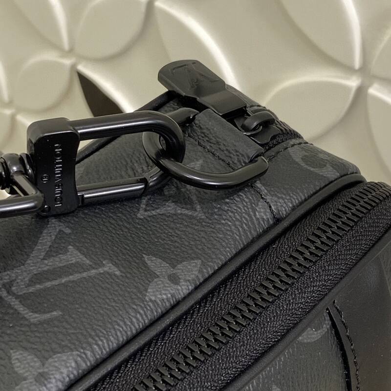 Louis Vuitton M46955 Monogram Eclipse crossbody — Premium Replica