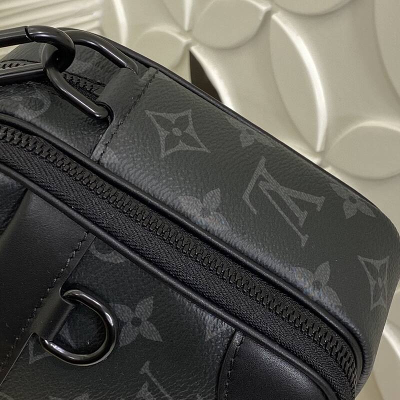 Louis Vuitton M46955 Monogram Eclipse crossbody — Premium Replica