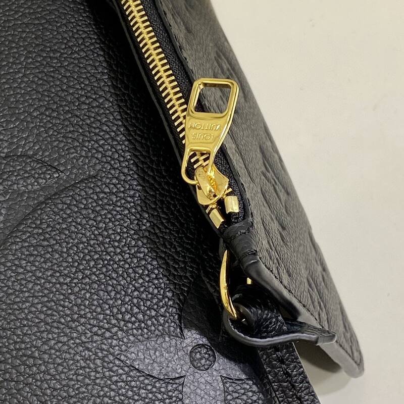 Louis Vuitton Loop Hobo Black Monogram Empreinte everyday — Top Quality Replica