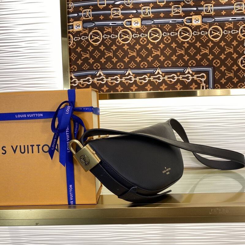 Louis Vuitton Low Key Bumbag Black crossbody — Top Quality Replica