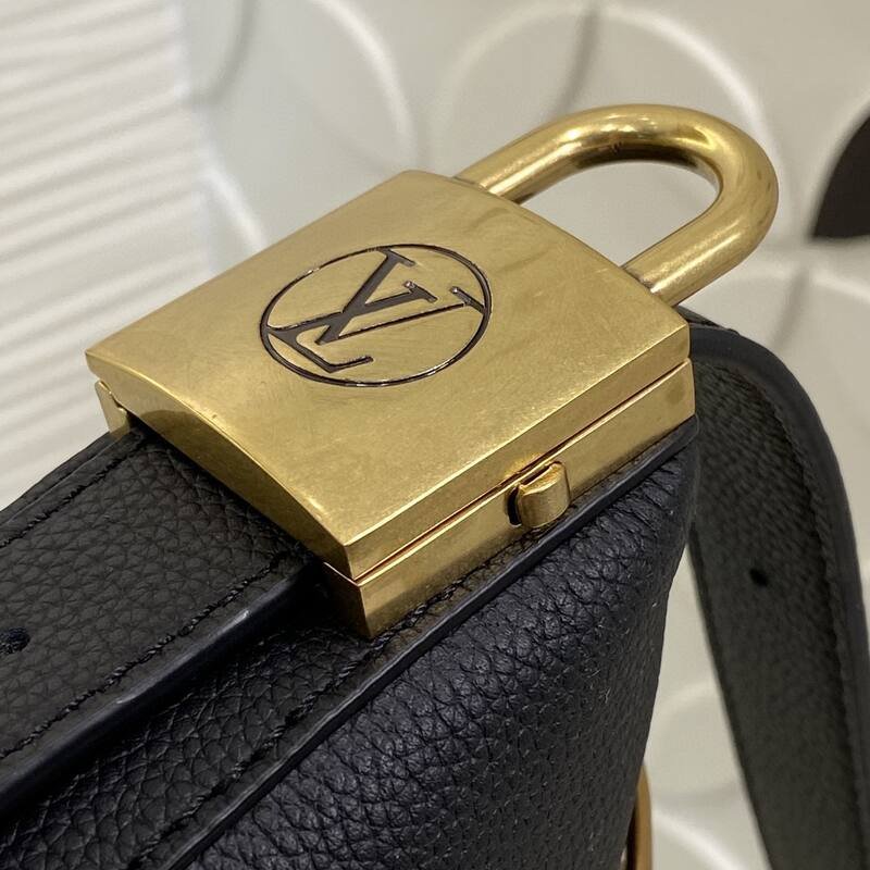 Louis Vuitton Low Key Bumbag Black crossbody — Top Quality Replica