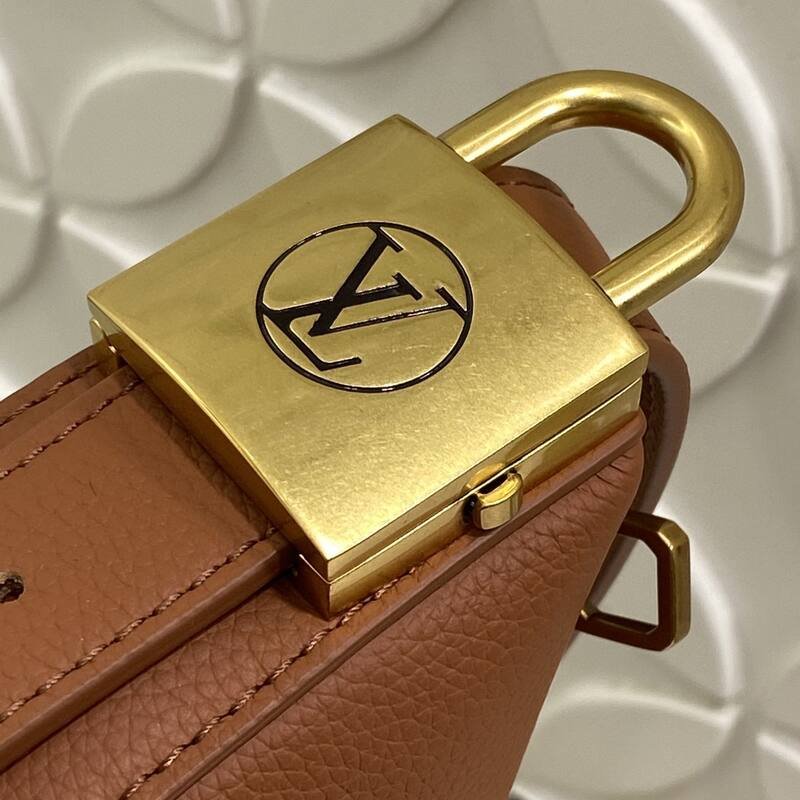 Louis Vuitton Low Key Bumbag Brown leather crossbody — Top Quality Replica