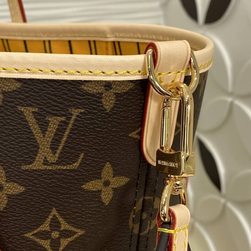 Louis Vuitton Neverfull Bandouli re Inside Out Monogram tote — AAA Quality Replica